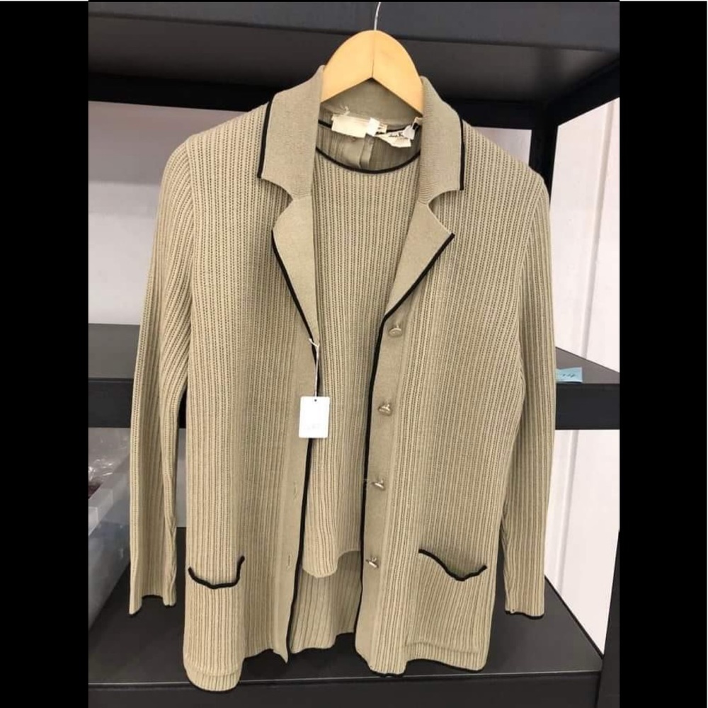 💯Authentic Salvatore Ferragamo Cardigan Set 💗🥰